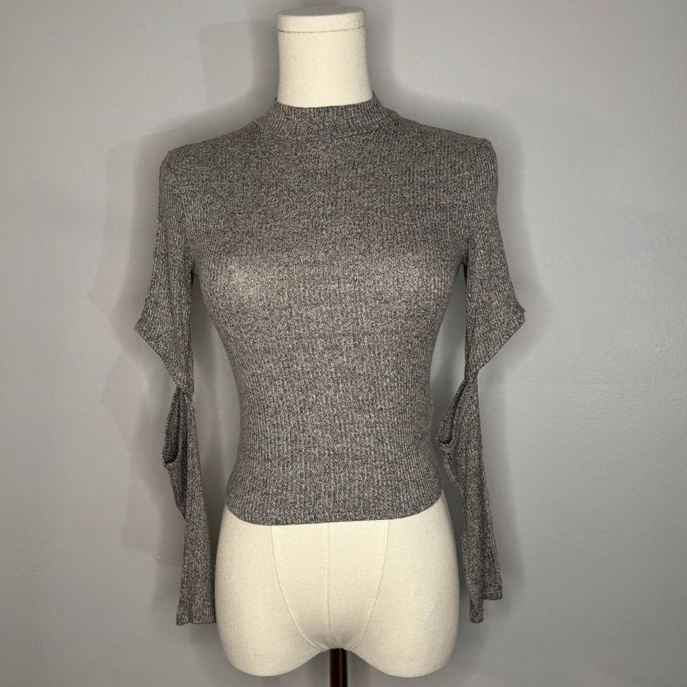 Heather Gray Open Sleeve Top